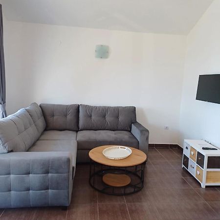 Villa Mona Apartments Razanj Ngoại thất bức ảnh
