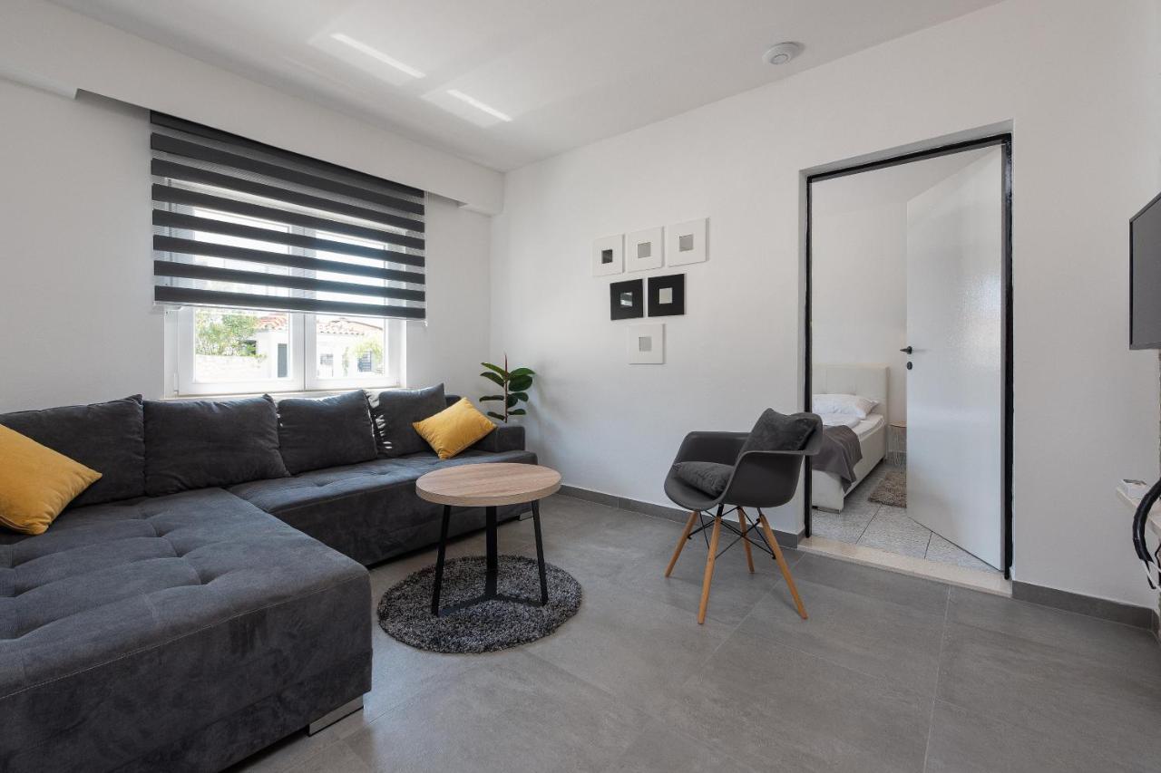 Villa Mona Apartments Razanj Ngoại thất bức ảnh