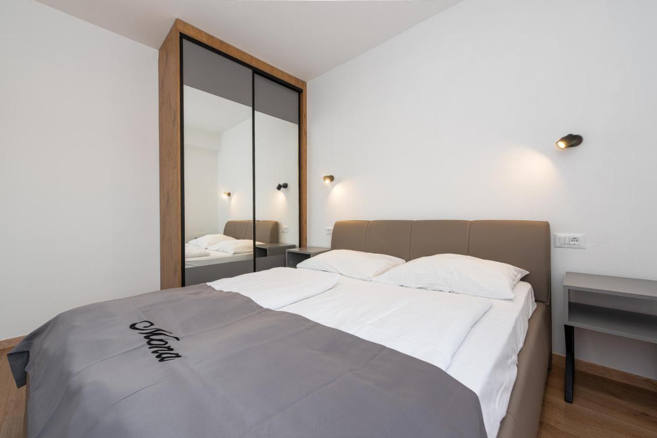 Villa Mona Apartments Razanj Ngoại thất bức ảnh