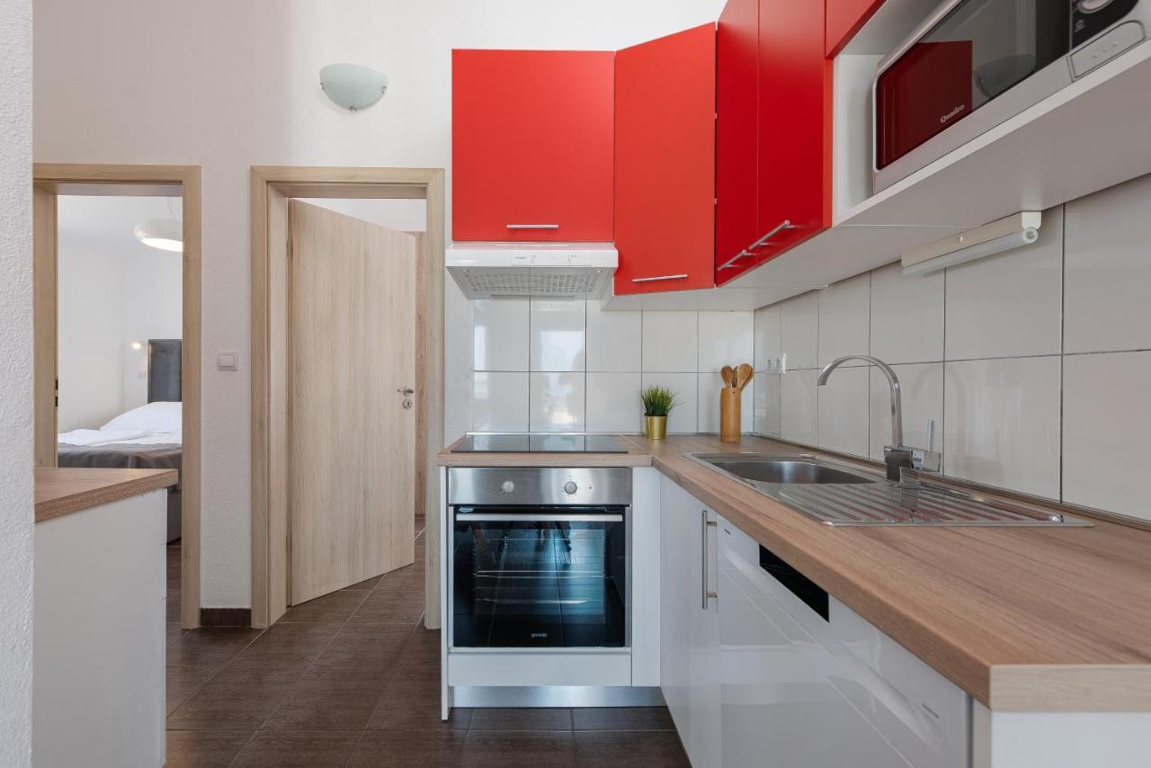 Villa Mona Apartments Razanj Ngoại thất bức ảnh