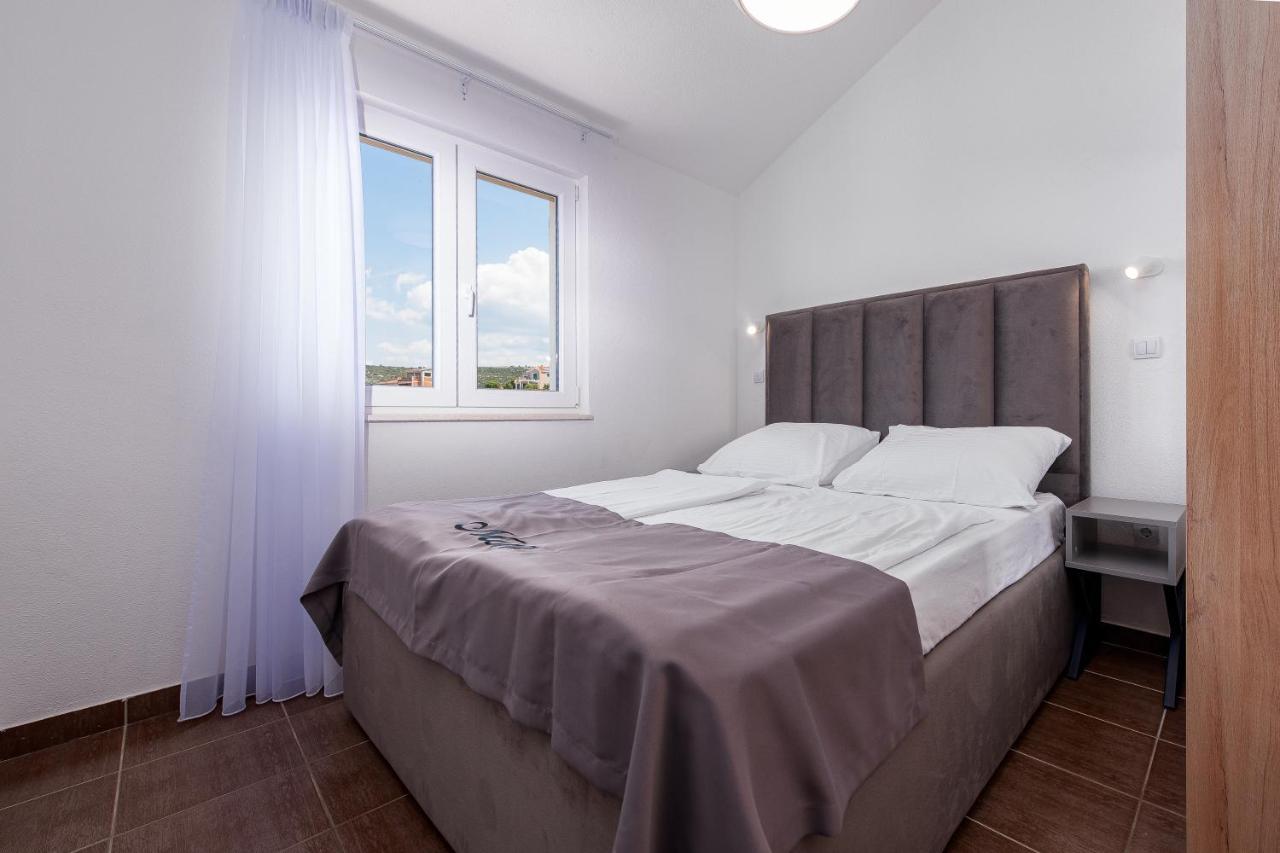 Villa Mona Apartments Razanj Ngoại thất bức ảnh