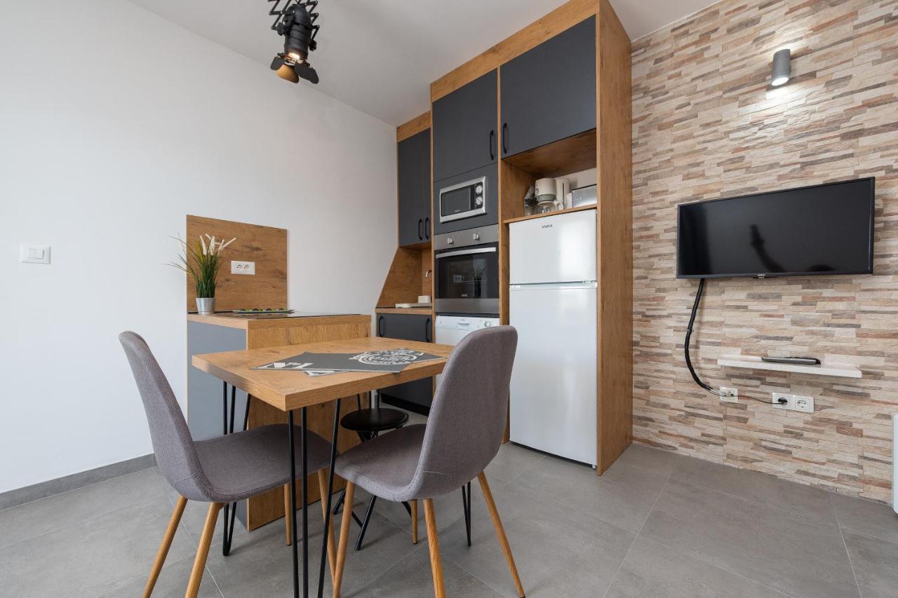 Villa Mona Apartments Razanj Ngoại thất bức ảnh