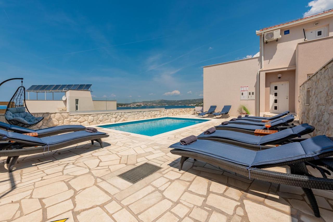 Villa Mona Apartments Razanj Ngoại thất bức ảnh