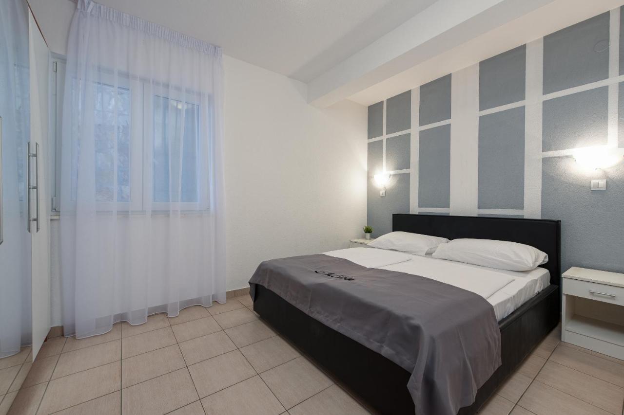 Villa Mona Apartments Razanj Ngoại thất bức ảnh