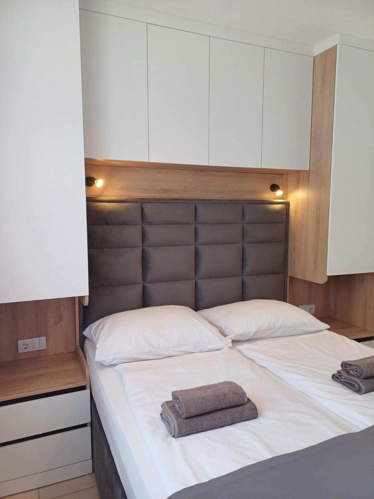 Villa Mona Apartments Razanj Ngoại thất bức ảnh