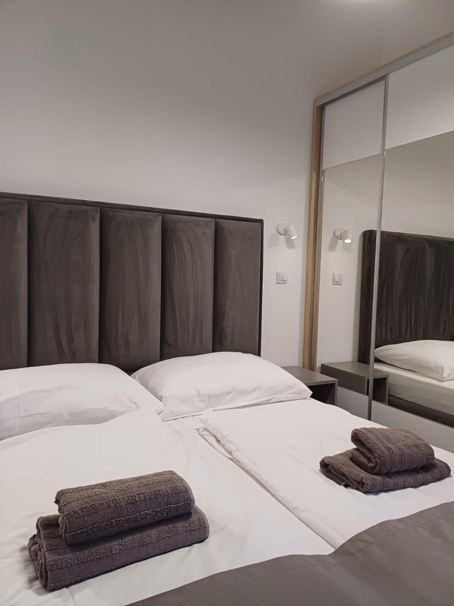 Villa Mona Apartments Razanj Ngoại thất bức ảnh