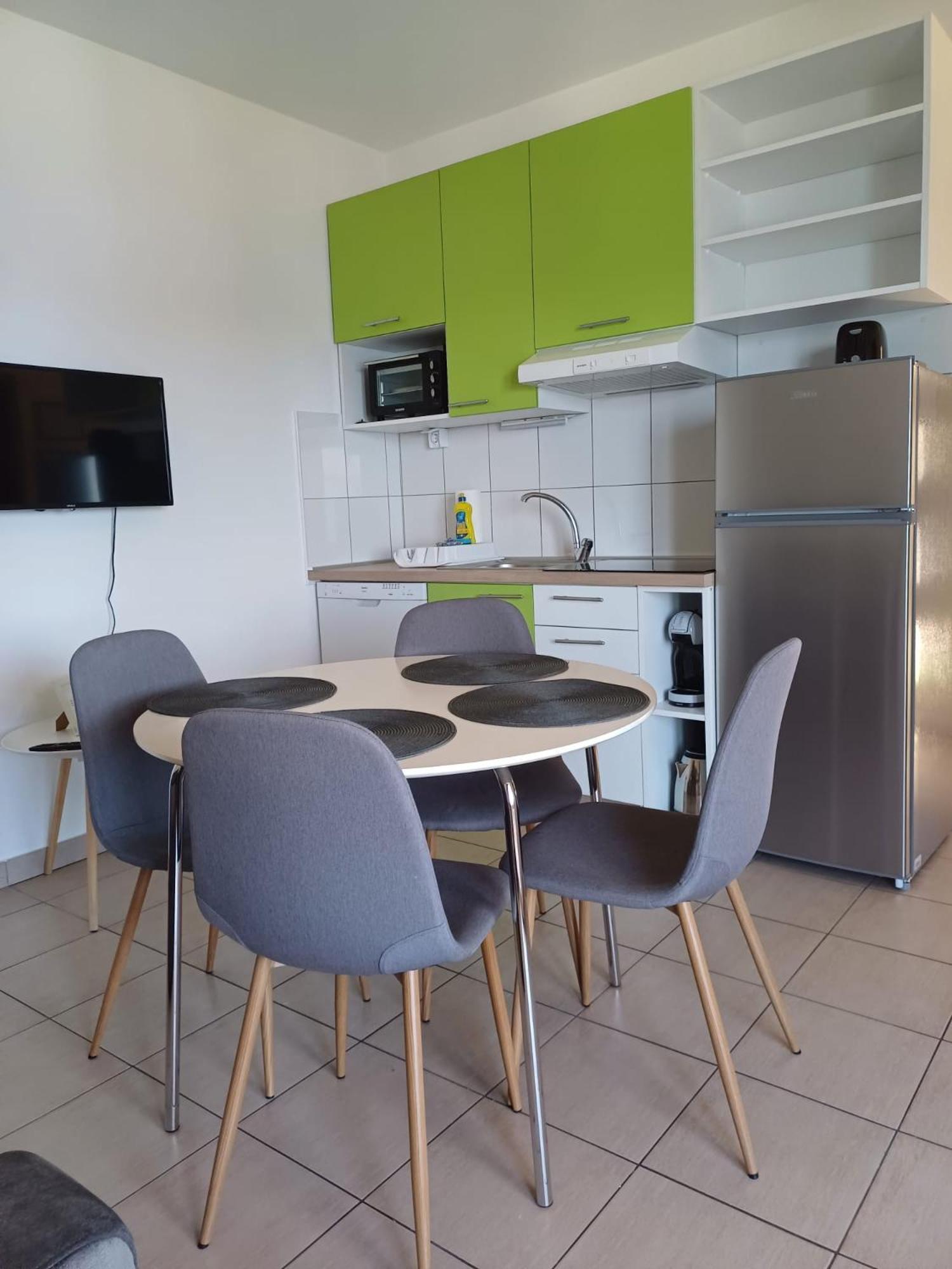 Villa Mona Apartments Razanj Ngoại thất bức ảnh