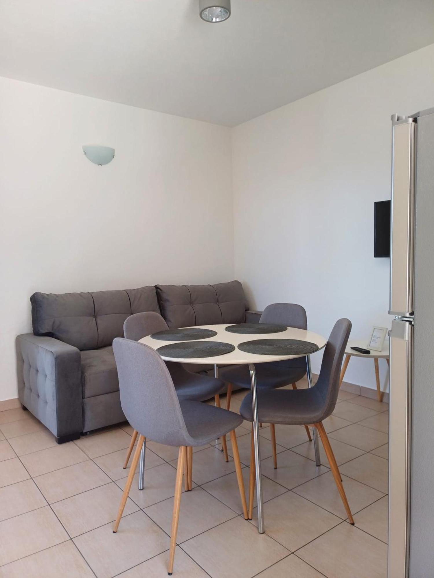 Villa Mona Apartments Razanj Ngoại thất bức ảnh